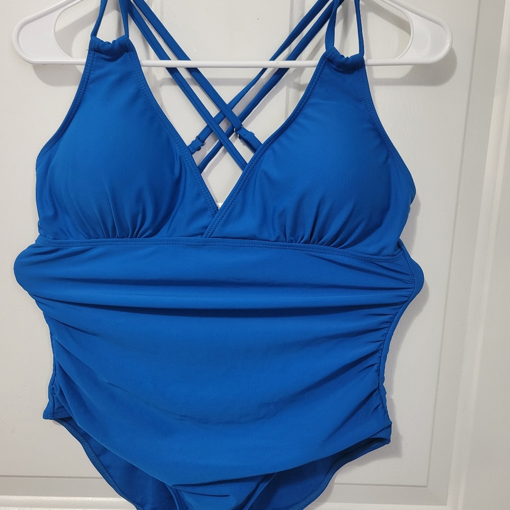 Swimsuit 🩱 - Picture 2 of 2